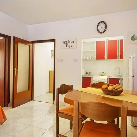 Apartman Bojiv Apartment *